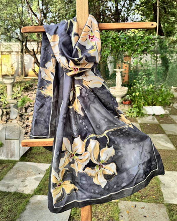 Black and beige Silk stone